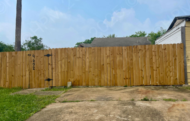 3 beds, 1 bath, $1,200