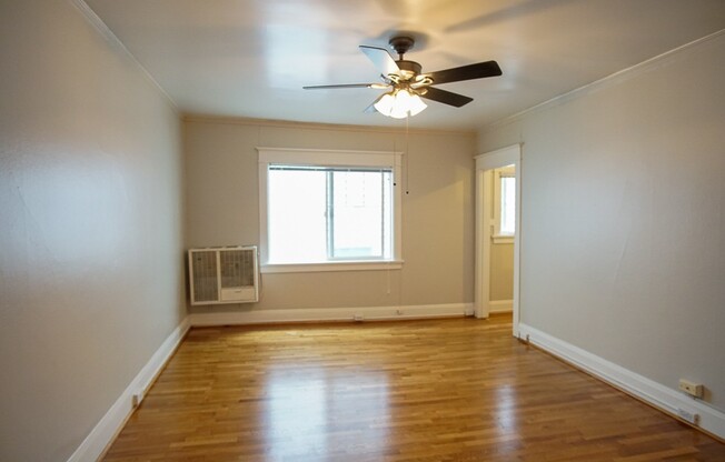 Spacious 2nd Floor Studio w/Hardwoods Ready Early October!