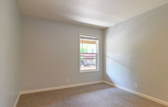 2 beds, 1 bath, $1,650, Unit 103