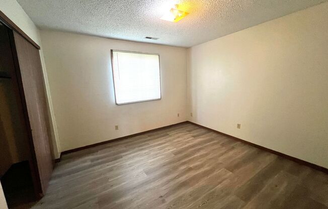 2 beds, 1 bath, 800 sqft, $950