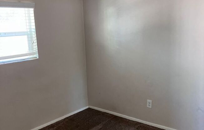 2 beds, 1 bath, 800 sqft, $1,095, Unit 5