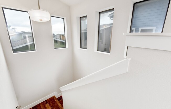 1504 LORRAINE LOOP