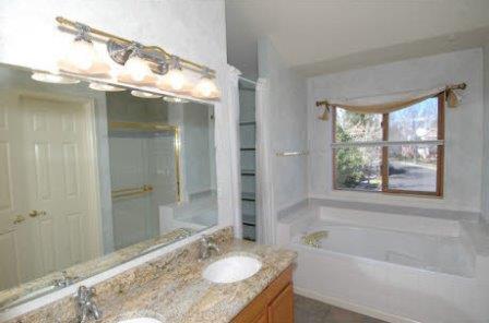 Spacious 5BR/3.5BA Boulder House - Available August 8