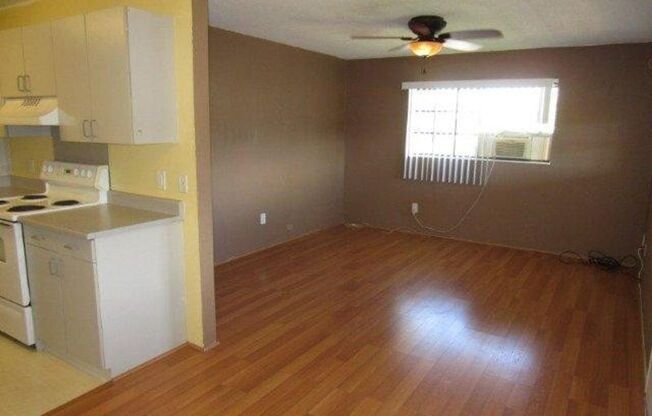 2 beds, 1 bath, $2,400, Unit # 11G