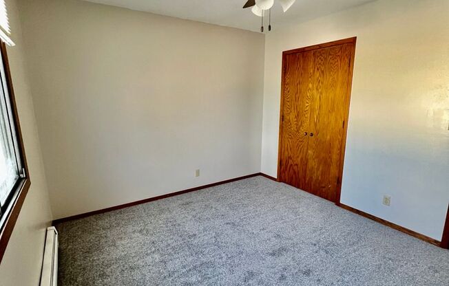 2 beds, 1 bath, $900