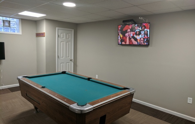 1 bed, 1 bath, 755 sqft, $945, Unit 12