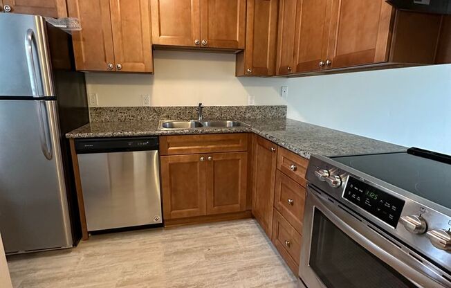 6552 SW 192nd Ave - Great Tri-plex Unit