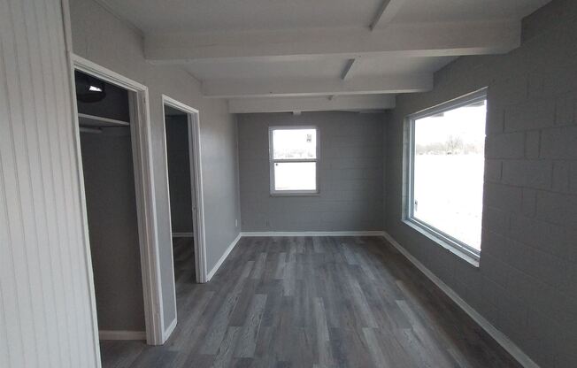 Fully remodeled duplex only blocks away from restaurants and nightlife.