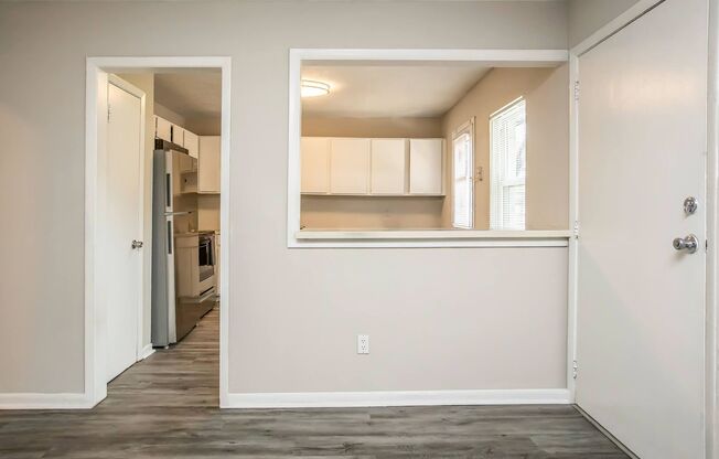 2 beds, 1 bath, 770 sqft, $1,100, Unit G5