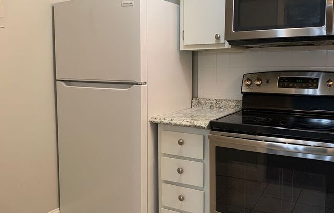 2 beds, 1 bath, 900 sqft, $1,095, Unit 3701 #3