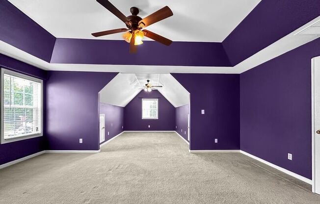 931 MAPLE LEAF DR