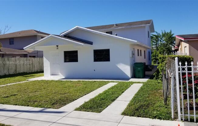 3904 SW 88 CT