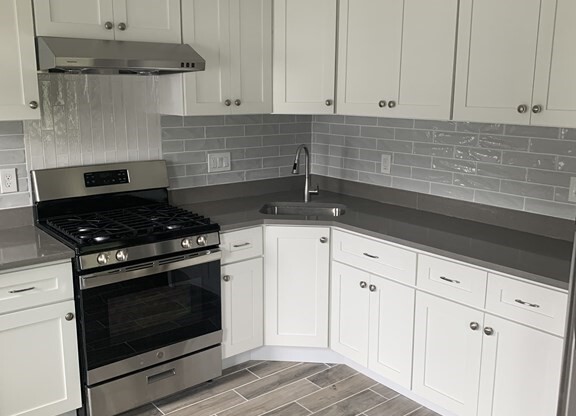 2 beds, 1 bath, 1,400 sqft, $2,600, Unit 2