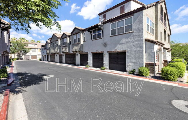 2210 E HUNTINGTON DR