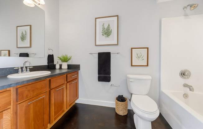 2 beds, 1 bath, 986 sqft, $1,550, Unit Apt 8