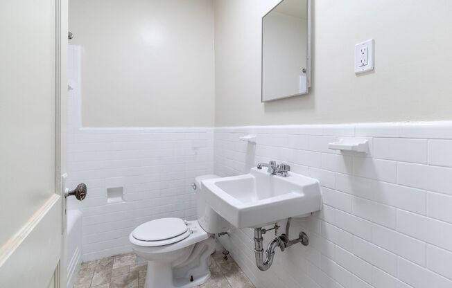 3 beds, 1 bath, $3,400, Unit 1