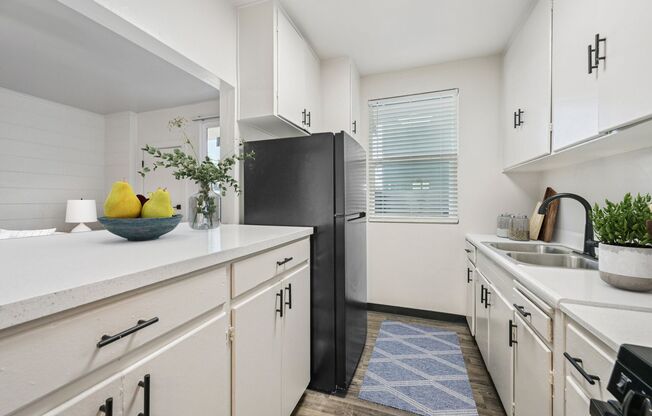 1 bed, 1 bath, 700 sqft, $1,199, Unit H105