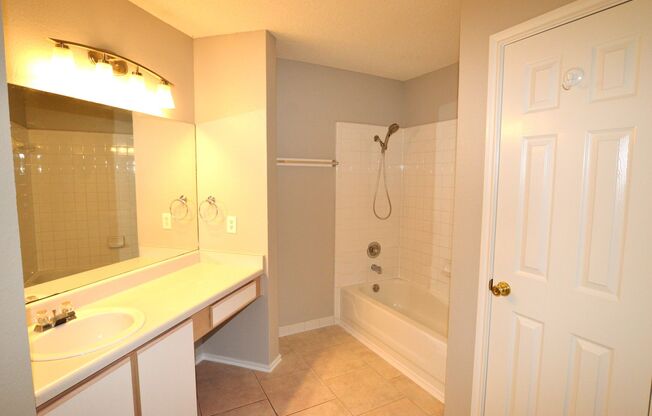 3 beds, 2.5 baths, $1,900