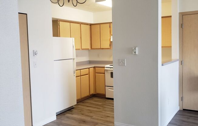 2 beds, 1 bath, 890 sqft, $1,295, Unit A201