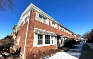 9129 S COTTAGE GRV
