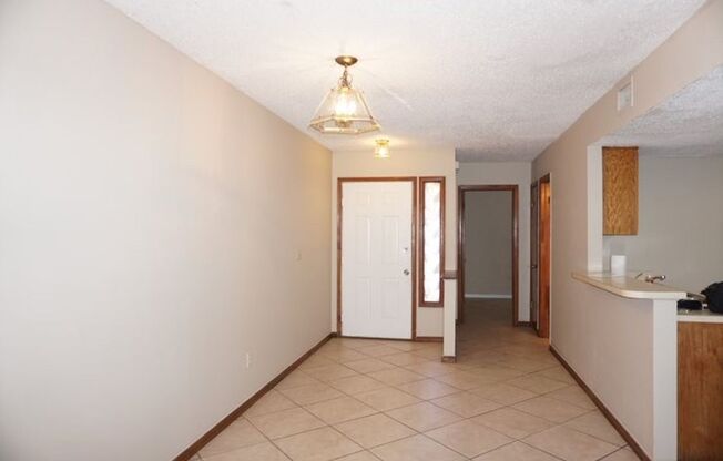 3 beds, 2 baths, $1,380