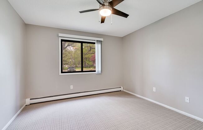 2 beds, 1.5 baths, 976 sqft, $1,525, Unit 9975-101