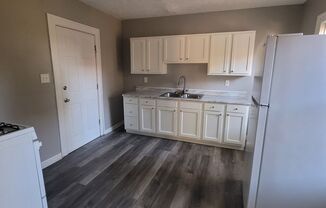 3 beds, 1 bath, $1,200, Unit Up