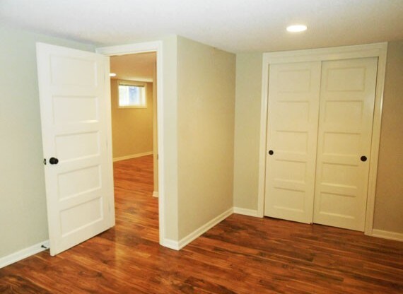 2 beds, 1 bath, $1,795, Unit 06