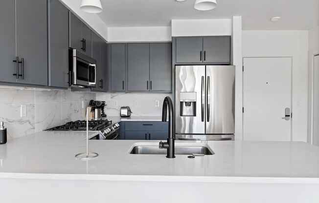 1 bed, 1 bath, 106 sqft, $1,600, Unit Suite 602 - Unit 2