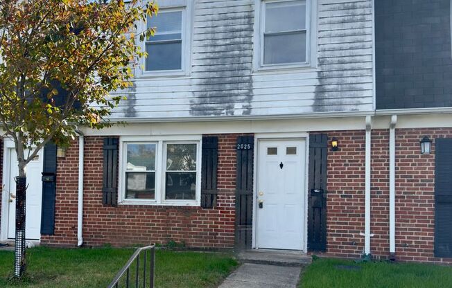Charming 3 Bedroom/ 1 Bathroom in Dundalk, MD!