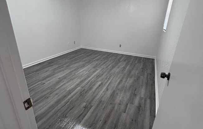 1 bed, 1 bath, 709 sqft, $895, Unit 423-147