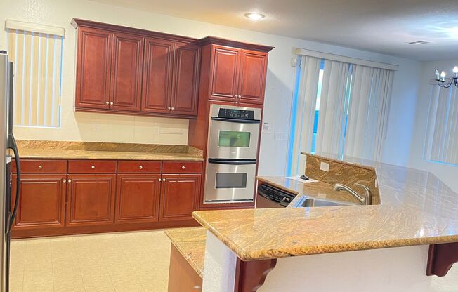 BEAUTIFUL 2,327 SQ FT, 3 BDRM, 2.5 BTHRM, 2 CAR GARAGE, LOCATED NEAR SCHOOLS, SHOPPING, HOSPITAL AND I-215