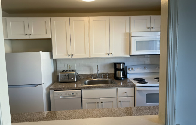 1 bed, 1 bath, 770 sqft, $1,460, Unit 00 - K- 8