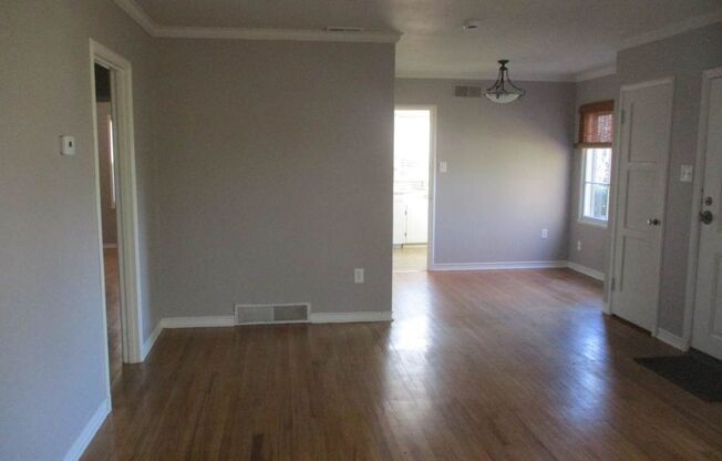 2 beds, 1 bath, $1,975