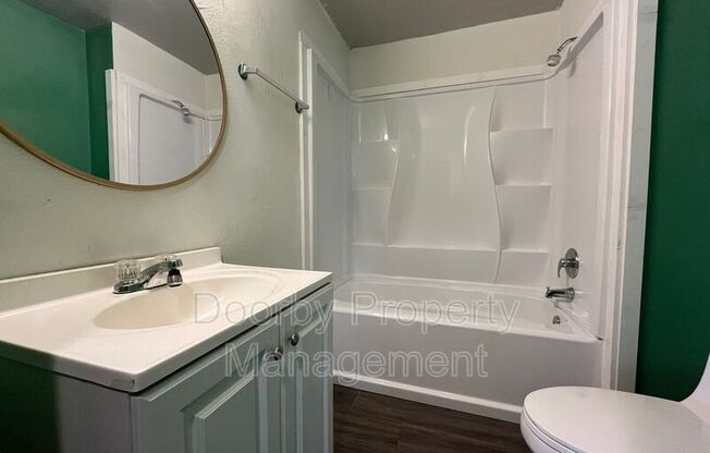 3 beds, 1 bath, 1,032 sqft, $1,350