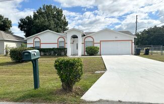 3/2 LARGE corner lot in Polk County Poinciana