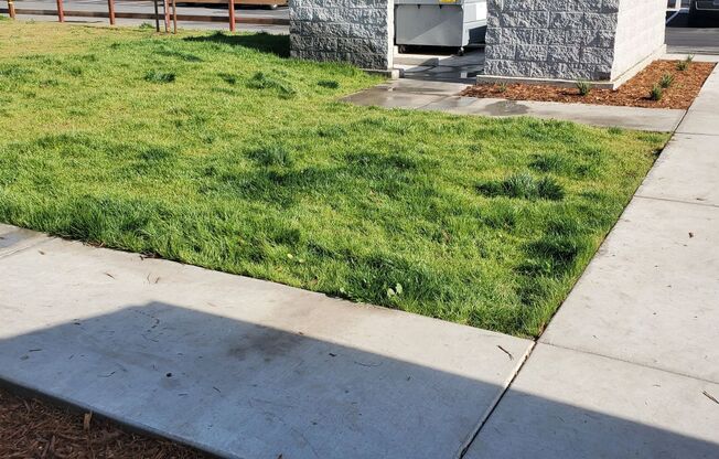 3 beds, 1 bath, 960 sqft, $1,850