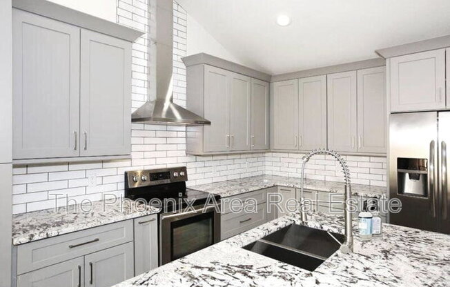 9128 E GELDING DR