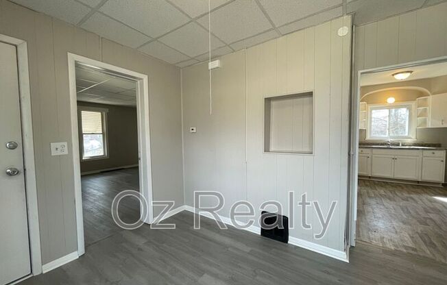 1927 AIRLINE AVE