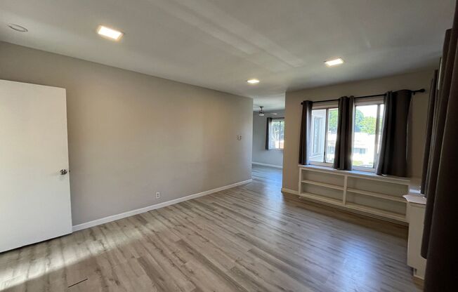 2 beds, 1 bath, $2,590, Unit 13408