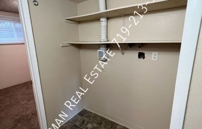 2 beds, 1 bath, 1,250 sqft, $1,295