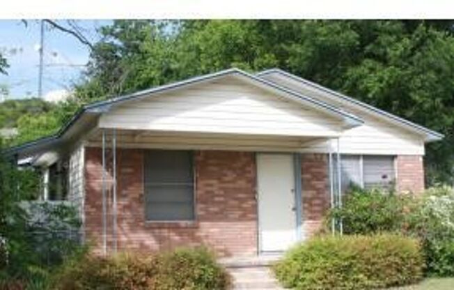 4 bedroom 1.5 bathroom house in Copperas Cove!