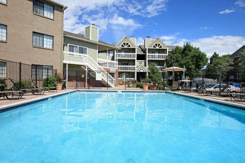 Swimming Pool at Apres Apartments in Aurora, CO