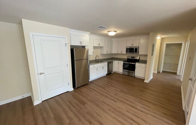 2 beds, 1 bath, 1,027 sqft, $1,625, Unit Apt 3212