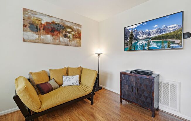 Downtown Durham! 1bd/1ba Trinity Park's Pearl Mill Flats (Take It Furnished or Unfurnished!)