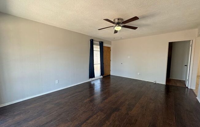 2 beds, 1 bath, $1,400