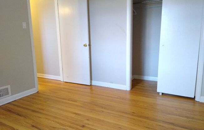 2 beds, 1 bath, $2,295