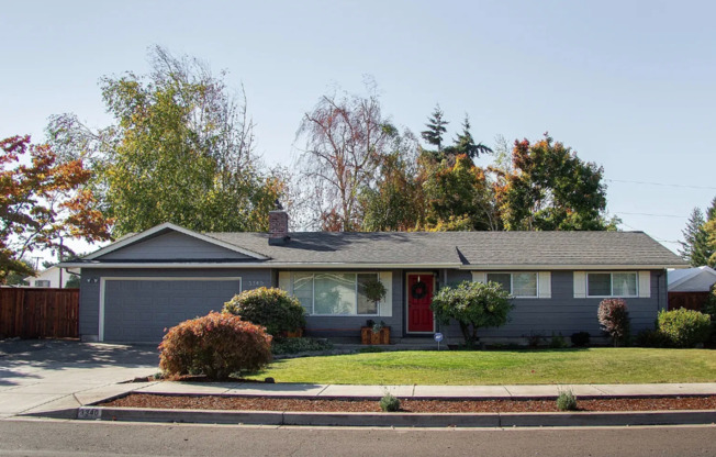Beautifully Updated 3-Bedroom Home in the River Road Area!