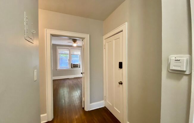 3 beds, 1 bath, 1,000 sqft, $1,500, Unit Unit 2