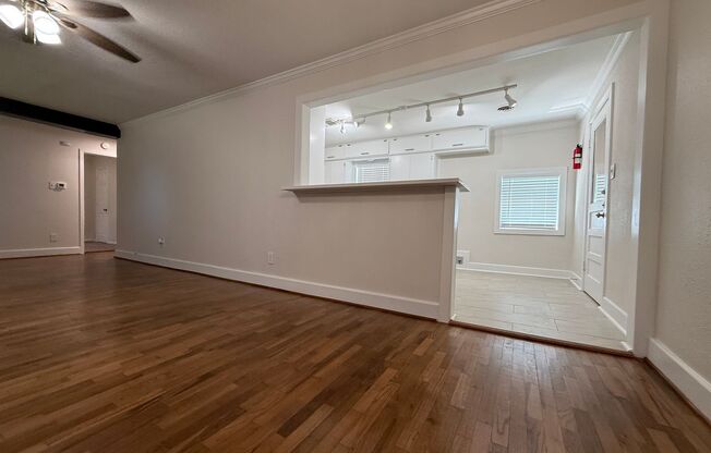 Adorable 3/1/1 Home on Giant Lot in Lake Jackson !